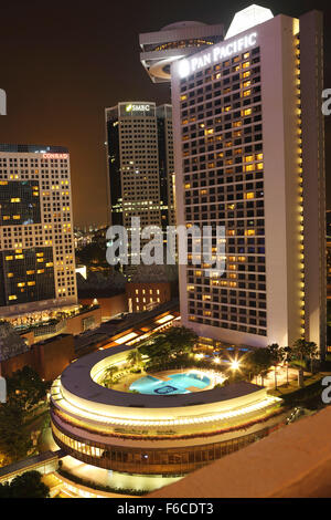 L'hôtel Pan Pacific à Singapour. L'hôtel moderne de cinq étoiles hôtel donne sur la baie de Plaisance. Banque D'Images