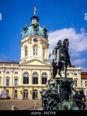 Statue équestre de Friedrich Wilhelm I, électeur de Brandebourg, palais de Charlottenburg, Berlin, Allemagne, Europe Banque D'Images