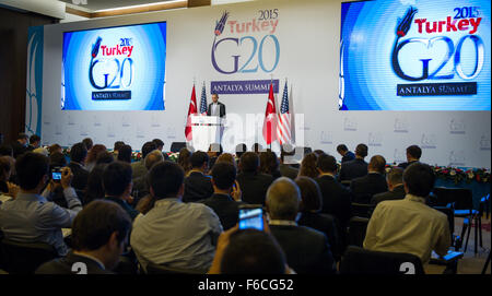 Antaly, Turquie. 16 Nov, 2015. Le Président américain Barrack Obama parle lors d'une conférence de presse entourant les résultats de la rencontre au sommet du G20 à Belek, près d'Antaly, Turquie, 16 novembre 2015. Le G20 groupe de 19 pays industrialisés et émergents ainsi que l'UE se réunit sous la présidence de la Turquie du 15 octobre au 16 octobre 2015. PHOTO : Bernd VON JUTRCZENKA/dpa/Alamy Live News Banque D'Images