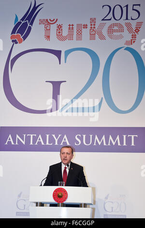 Antalya, Turquie. 16 Nov, 2015. Le Président turc, Recep Tayyip Erdogan, prend la parole à une conférence de presse à l'issue du sommet du G20 à Antalya, Turquie, le 16 novembre 2015. © Il Canling/Xinhua/Alamy Live News Banque D'Images