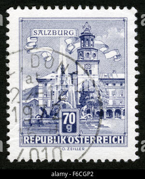 Autriche - circa 1962 : timbre imprimé en Autriche montre Palais de l'archevêque de Salzbourg, à partir de la série "Bâtiments en Autriche", Banque D'Images