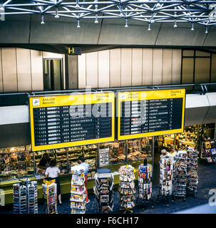 Arrivées et magasins, aéroport Berlin-Tegel Otto Lilienthal, Berlin, Allemagne, Europe Banque D'Images