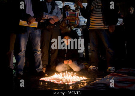 Barcelone, Espagne. 16 Nov, 2015. À Barcelone, en Espagne, des organisations musulmanes se sont réunis pour rendre hommage aux victimes des attaques terroristes de Paris le 16 novembre, 2015. Crédit : Jordi Boixareu/Alamy Live News Banque D'Images