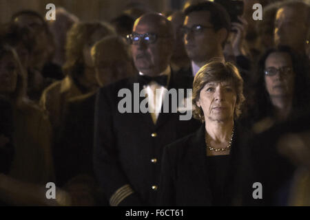 16 novembre 2015 - L'Europe, Italie, Rome, novembre 2015, 16:place Montecitorio, en la présence du président de la chambre Laura Boldrini, l'ambassadeur français, Catherine Colonna et les représentants des groupes parlementaires, le groupe interforce effectue l'hymne de la France, l'Italie et l'hymne de l'Europe comme un signe de proximité avec le peuple français © Danilo Balducci/ZUMA/Alamy Fil Live News Banque D'Images