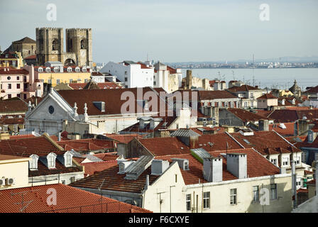 Lisbonne, ville vu de Elevador de Santa Justa. Lisbonne, Portugal. L'Europe Banque D'Images