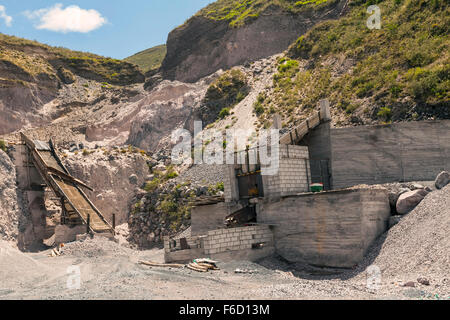 Technique d'exploration de carrière de calcaire, dans la cordillère des Andes Banque D'Images