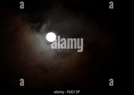 Pleine lune, une des phases de lune, le cycle lunaire Banque D'Images