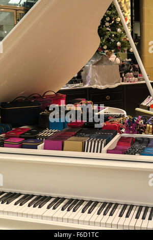 Henri Bendel Store intérieur sur la Cinquième Avenue, NYC Banque D'Images