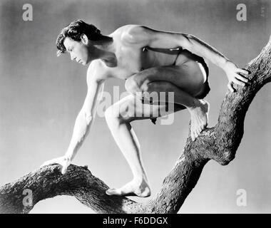 Publié : 16 avr 1934 - Film Original Title : Tarzan et sa compagne. Sur la photo : Johnny Weissmuller. Banque D'Images