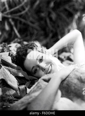 Publié : 16 avr 1934 - Film Original Title : Tarzan et sa compagne. Sur la photo : MAUREEN O'SULLIVAN. Banque D'Images