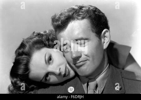 Publié : Mar 22, 1945 - Film Original Titre : l'horloge. Sur la photo : Judy Garland, ROBERT WALKER. Banque D'Images