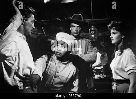 DATE DE SORTIE : septembre 1956. Titre du film : Bandido. STUDIO : D.R.M. Productions. Résumé : Un marchand d'armes américain Kennedy espère faire un massacre en vendant à theregulares dans la révolution mexicaine de 1916. Mercenaire américain Wilson favorise la faction rebelle dirigé par Escobar, et ils complot visant à détourner les bras de Kennedy, mais Wilson a aussi son œil sur la femme de Kennedy. Des raids, les contre-attaques, et s'échappe dans une véritable pluie de balles. Photo : Robert Mitchum que Wilson. Banque D'Images