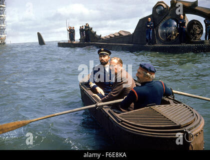 Sep 12, 1954 ; Los Angeles, CA, USA ; une scène de "20000 Lieues sous les mers". Réalisé par Richard Fleisher. Banque D'Images