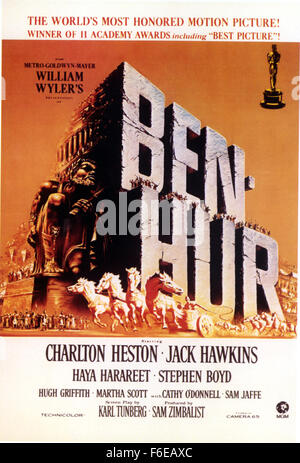 DATE DE SORTIE : Novembre 18, 1959. Titre du film : Ben-Hur. STUDIO : Metro-Goldwyn-Mayer (MGM). PLOT : Juda Ben-Hur vit comme un prince juif riche et marchand à Jérusalem au début du 1er siècle. De concert avec le nouveau gouverneur son vieil ami Messala arrive comme commandant des légions romaines. Au début, ils sont heureux de répondre après un long moment, mais leurs opinions politiques différentes de les séparer. Au cours de la parade de bienvenue une brique tombe vers le bas de la maison de Juda, et à côté du gouverneur. Bien que Messala sait qu'ils ne sont pas coupable il envoie Juda aux galères et jette son mot Banque D'Images