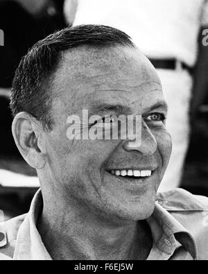 DATE DE SORTIE : 30 mars 1966. Titre du film : jeter une ombre géante. STUDIO : MGM. PLOT : Un officier de l'armée américaine est recruté par l'Israël d'exister encore pour les aider à créer une armée. Il est troublé par cette soudaine appel à ses racines juives. Chacun des voisins arabes d'Israël a promis d'envahir le pays mal préparé dès que la partition est accordée. Il est nommé commandant des forces israéliennes juste avant que la guerre commence. Sur la photo : Scène du film. Banque D'Images