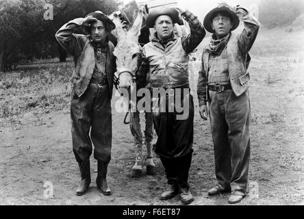 Aug 05, 1970 ; Hollywood, CA, USA ; LARRY FINE, CURLY HOWARD et MOE HOWARD de 'Les trois Stooges.' Banque D'Images