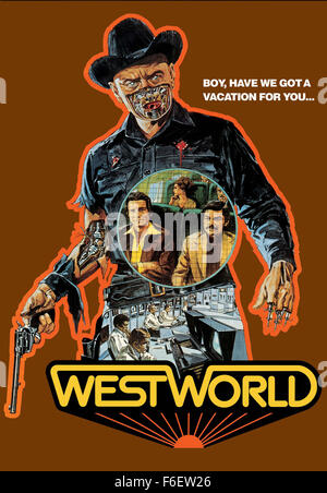 DATE DE SORTIE : Novembre 1973. Titre du film : Westworld. STUDIO : MGM. PLOT : Un parc d'amusement pour les riches vacanciers. Le parc offre à ses clients un moyen de vivre leurs fantasmes à travers l'utilisation de robots qui fournissent tout ce qu'ils veulent. Deux des vacanciers choisissent un wild west adventure. Cependant, après une panne d'ordinateur, ils constatent qu'ils sont en train d'être harcelées par un robot hors-la-gun slinger. Banque D'Images