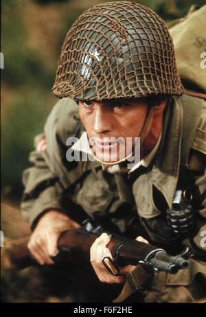 Jun 15, 1977 ; Bronkhorst, Gueldre, Pays-Bas ; acteur Ryan O'NEAL stars comme brigadier. Le général James Gavin dans le drame de guerre réalisé Richard Attenborough, "Un pont trop loin." Banque D'Images
