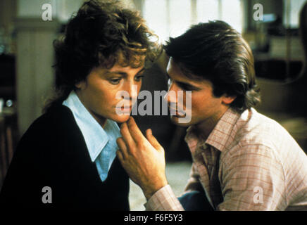 DATE DE SORTIE : Septembre 23, 1981 TITRE DE LA VIDÉO : riche et célèbre studio : Metro-Goldwyn-Mayer (MGM) Réalisateur : George Cukor PLOT : Liz et Joyeux Noel devenir amis comme compagnons de chambre d'université et leur amitié perdure au fil des ans. Liz devient un ''sérieux'' romancier. Joyeux Noel se marie, a une fille et écrit, aussi : ''trash'' fiction qui devient un énorme succès. Leur histoire commence au collège et de sauts en avant quelques années à la fois de montrer leur relation les uns avec les autres et ceux qui sont dans leurs orbites à mesure qu'ils grandissent et mature sur la photo : David Selby que Douglas Blake et JACQUELINE Banque D'Images