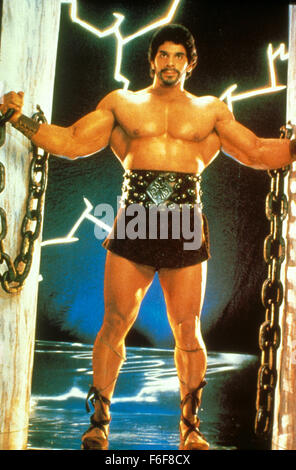 DATE DE SORTIE : Août 12, 1983 TITRE DE LA VIDÉO : Hercules Directeur : Luigi Cozzi STUDIO : MGM RÉSUMÉ : Le film raconte l'histoire de la figure mythologique grecque Hercule, mise à jour dans cette version 80's présenté : Lou Ferrigno comme Héraclès (crédit Image : c MGM/photos) Banque D'Images