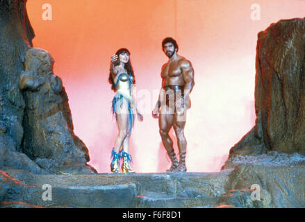 DATE DE SORTIE : Août 12, 1983 TITRE DE LA VIDÉO : Hercules Directeur : Luigi Cozzi STUDIO : MGM RÉSUMÉ : Le film raconte l'histoire de la figure mythologique grecque Hercule, mise à jour dans cette version 80's SYBIL DANNING comme sur la photo : Ariadne et Lou Ferrigno comme Héraclès (crédit Image : c MGM/photos) Banque D'Images