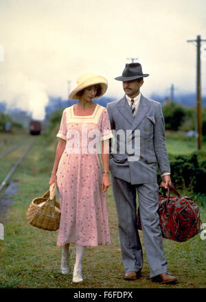 14 mai, 1987 ; Bowraville, New South Wales, Australie ; actrice Rachel WARD stars comme marge Hills et Sam Neill comme Neville Gifford dans le Ken Cameron réalisé le théâtre, "La bonne femme". Banque D'Images