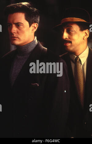 Nov 08, 1996 ; Los Angeles, CA, USA ; (L-R) : l'Acteur KYLE MACLACHLAN comme Jake et Gregory Hines que Jules dans l'Larry Bishop écrit et réalisé, comédie dramatique "Temps de chien". Banque D'Images