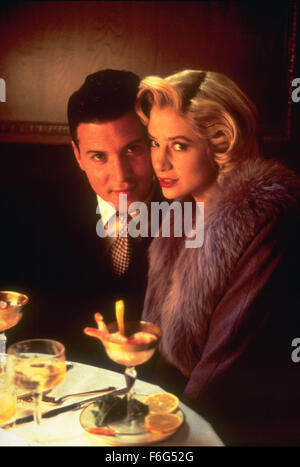 Nov 18, 1996 ; Hollywood, CA, USA ; l'actrice Mira Sorvino que Marilyn Monroe dans 'Norma Jean et Marilyn". Banque D'Images