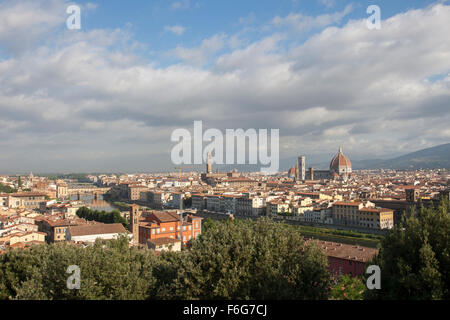 Sommaire des balades à partir de la Piazza Michelangelo Firenze Florence Italie à partir de la Piazza Michelangelo Banque D'Images