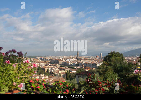 Sommaire des balades à partir de la Piazzale Michelangelo Florence Italie Florence de la Piazza Michelangelo Banque D'Images