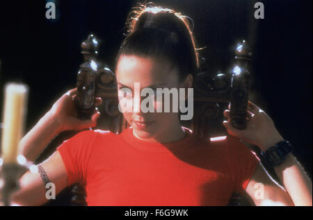 DATE DE SORTIE : 23 janvier 1998. Titre du film : Spice World - STUDIO : Columbia Pictures Corporation. Résumé : Le film suit les Spice Girls et leur entourage comme manager Clifford, son assistant Deborah, cinéaste Piers qui essaie de tourner un documentaire sur "le véritable Spice Girls' et d'autres dans leur vie quotidienne. Photo : MELANIE CHISHOLM comme Melanie C - Sporty Spice. Banque D'Images