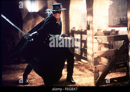 Mai 17, 1998 ; Hollywood, CA, USA ; Antonio Banderas comme Alejandro Murrieta/ Zorro dans l'action, western, comédie romantique, ''Le masque de Zorro'' réalisé par Martin Campbell. Banque D'Images