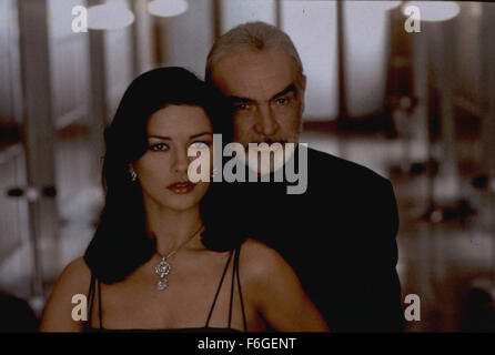 Apr 29, 1999 ; Los Angeles, CA, USA ; acteur SEAN CONNERY comme Robert MacDougal et CATHERINE ZETA-JONES comme Virginia Baker dans la 20th Century Fox, thriller 'Entrapment.' Réalisé par Jon Amiel. Banque D'Images