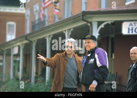 Mar 10, 1999 ; Baltimore, MA, USA ; l'acteur Richard Gere comme Ike Graham et directeur GARRY MARSHALL dans 'Runaway Bride'. Réalisé par Garry Marshall. Banque D'Images