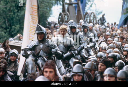 DATE DE SORTIE : 12 novembre 1999. Titre du film : Le messager l'histoire de Jeanne d'Arc STUDIO : Columbia TriStar. Résumé : En 1412, une jeune fille appelée Jeanne est née, à l'âge de 13 ans, elle a sa première vision et trouve une épée. Ans après que, en 1428, elle connaît bien sa mission est d'être débarrasser la France de l'anglais et prouver sa mission divine. Sur la photo : scène de film. Banque D'Images