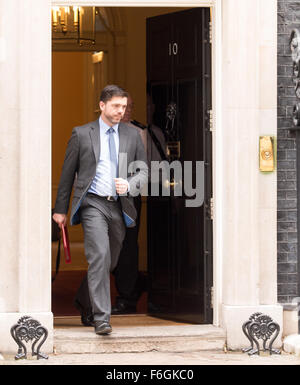 Downing Street, London, UK. 17 novembre 2015. Stephen Crabb, Galles feuilles Secrétaire 10 Downing Street, Londres, à la suite d'une réunion du Cabinet Crédit : Ian Davidson/Alamy Live News Banque D'Images