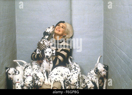 Juin 05, 2000 ; Hollywood, CA, USA ; GLENN CLOSE en Cruella de vil dans la comédie familiale ''102 Dalmations'' réalisé par Kevin Lima. Banque D'Images