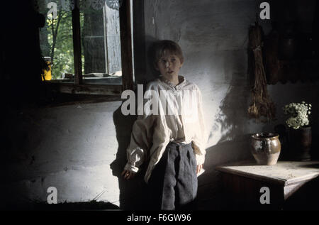 Oct 12, 2001, Cracovie, Pologne ; Haley Joel Osment stars comme Romek dans la guerre le théâtre de l'Éternel 'Bords' réalisé par Yurek Bogayevicz. Banque D'Images