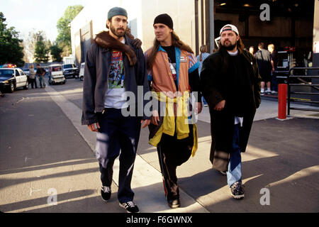 Aug 22, 2001 ; Los Angeles, CA, USA ; JASON LEE, JASON MEWES et Kevin SMITH star comme Brodie Bruce/Banky Edwards, Jay and Silent Bob dans l'aventure comédie 'Jay' réalisé par Kevin Smith. Banque D'Images