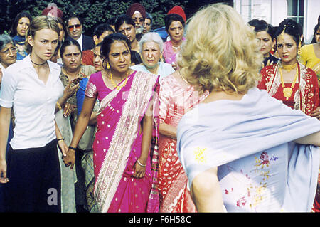 Feb 20, 2002 ; Londres, Angleterre, Royaume-Uni ; droit de Gurinder Chadha's comedy drama 'Bend It Like Beckham' avec Keira Knightley comme Juliette 'Jules' Paxton, JULIET STEVENSON comme Paula Paxton, et PARMINDER NAGRA comme Jesminder 'Jess' Bhamra. Banque D'Images