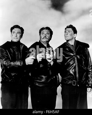 Jan 01, 2002 ; Hollywood, CA, USA ; Acteurs Errol Flynn et Ronald Reagan dans esparate «Voyage.' . (Crédit Image : ) Banque D'Images