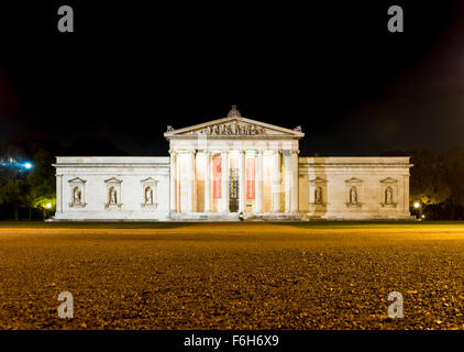 MUNICH, ALLEMAGNE - 26 octobre : à Koenigsplatz Glyptothèque de Munich, en Allemagne sur Oktober 26, 2015. Au cours de la troisième re Banque D'Images