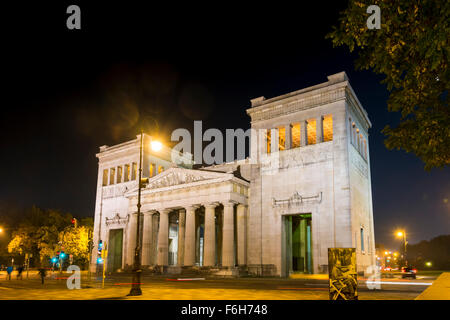 MUNICH, ALLEMAGNE - 26 OCTOBRE : Propylaea à Koenigsplatz à Munich, Allemagne sur Oktober 26, 2015. Banque D'Images