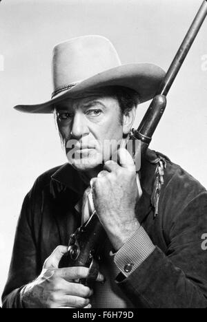 1952, le titre du film : SPRINGFIELD RIFLE, Directeur : André DeTOTH, Studio : WARNER, Photo : Gary Cooper, COWBOY, André DeTOTH, hat, carabine. (Crédit Image : SNAP) Banque D'Images