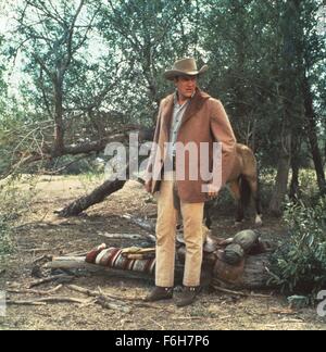 1965, le titre du film : gunsmoke, Photo : JAMES ARNESS, vêtements, COWBOY, chapeau. (Crédit Image : SNAP) Banque D'Images