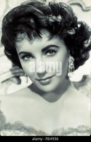 1954, le titre du film : ELEPHANT WALK, Studio : MGM, Photo : ELIZABETH TAYLOR, Chef PLAN, portrait, studio, GLAMOUR. (Crédit Image : SNAP) Banque D'Images