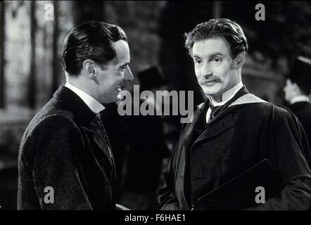 1939, le titre du film : Au revoir, M. CHIPS, Directeur : SAM WOOD, Photo : 1939, AWARDS - Académie, MEILLEUR ACTEUR, Robert Donat, SAM WOOD, FUNNY FACE, moustache, pencha la tête, rire, OSCAR RETRO, OSCAR (FILM). (Crédit Image : SNAP) Banque D'Images