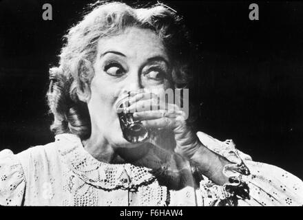 1961, le titre du film : Qu'est-il arrivé à Baby Jane ?, Directeur : ROBERT ALDRICH, Studio : WARNER, Photo : ROBERT ALDRICH. (Crédit Image : SNAP) Banque D'Images