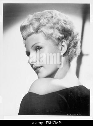 1948, le titre du film : DAME DE SHANGHAI, Directeur : ORSON WELLES, Studio : COLUMBIA, Photo : Rita Hayworth. (Crédit Image : SNAP) Banque D'Images