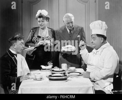 1944, le titre du film : RIEN QUE DES ENNUIS, Directeur : SAM TAYLOR, Studio : MGM, Photo : MARY BOLAND, Oliver Hardy, Laurel & Hardy, Stan Laurel, Henry O'Neill. (Crédit Image : SNAP) Banque D'Images